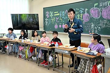 「市内68校の学校給食で児童・生徒に提供」の画像