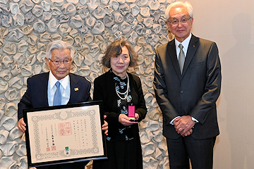 「大原久治さんが緑綬褒章を受章」の画像