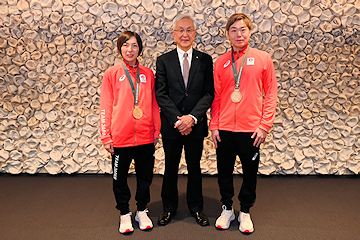 「沼倉夫妻が市長を訪問」の画像