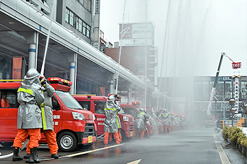 「一斉放水」の画像