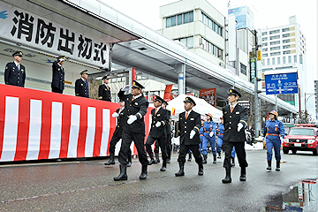 「分列行進」の画像