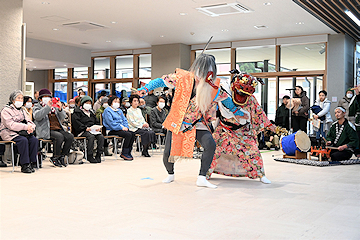 「開始から多くの住民でにぎわいました」の画像1