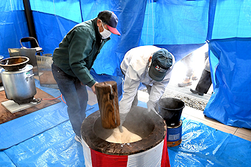 「開始から多くの住民でにぎわいました」の画像3