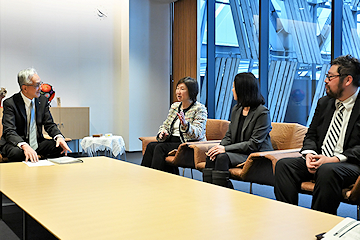 「磯田市長を訪問した策定委員」の画像