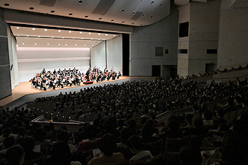 「約1,200人が来場し一流の音楽に酔いしれました」の画像