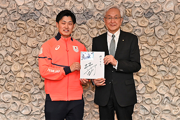 「古野選手は磯田市長を訪問」の画像2