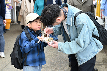 「ゴールデンウイーク初日の魚の市場通り」の画像5