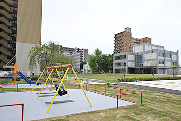 「隣接する明治公園」の画像