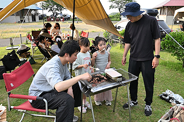 「多くの人でにぎわいました」の画像2
