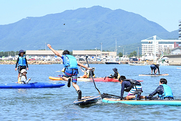 「マリンスポーツで交流」の画像3
