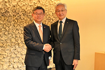 「駐新潟大韓民国総領事に就任した林承澈さん」の画像