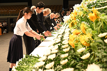 「平和祈念式典」の画像