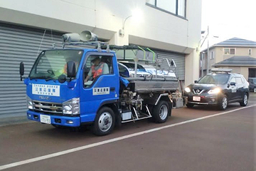 「応急給水隊の2トン給水車とともに現地へ出発」の画像2
