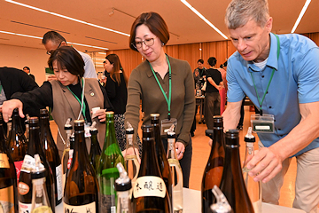 「国内外で活躍する約100人の唎酒師」の画像1