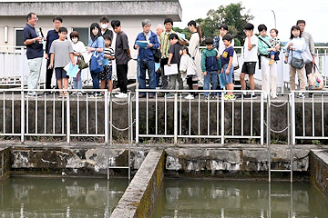 「浄水場の施設見学」の画像1