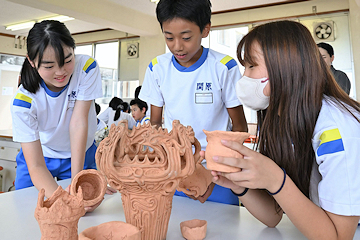 「土器焼きを見学しました」の画像3