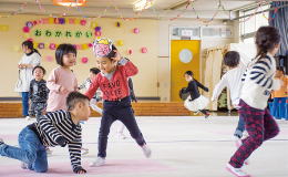 いっしょに笑えば、おともだち画像