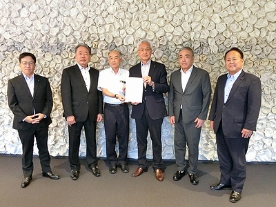 「決算審査意見書を提出」の画像