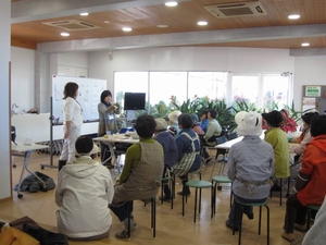 「大型プランターの植付け作業」の画像