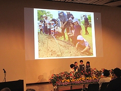 「グランプリ受賞の恵和こども園による花づくり活動発表」の画像