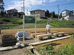 「屋外掲示板の完成」の画像